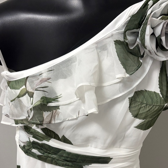 Elegant White and Green Floral Dress - Picture 4 of 7